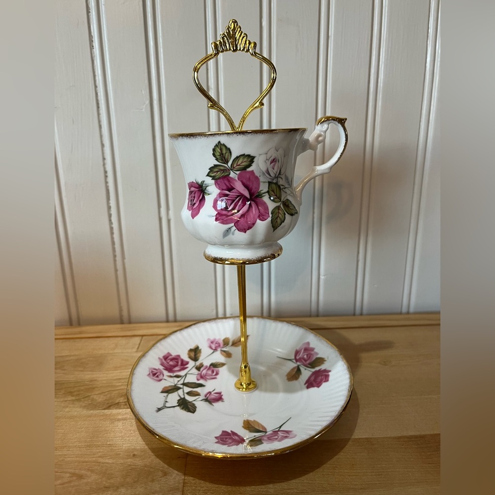 Vintage Tea Cup and Saucer Stand